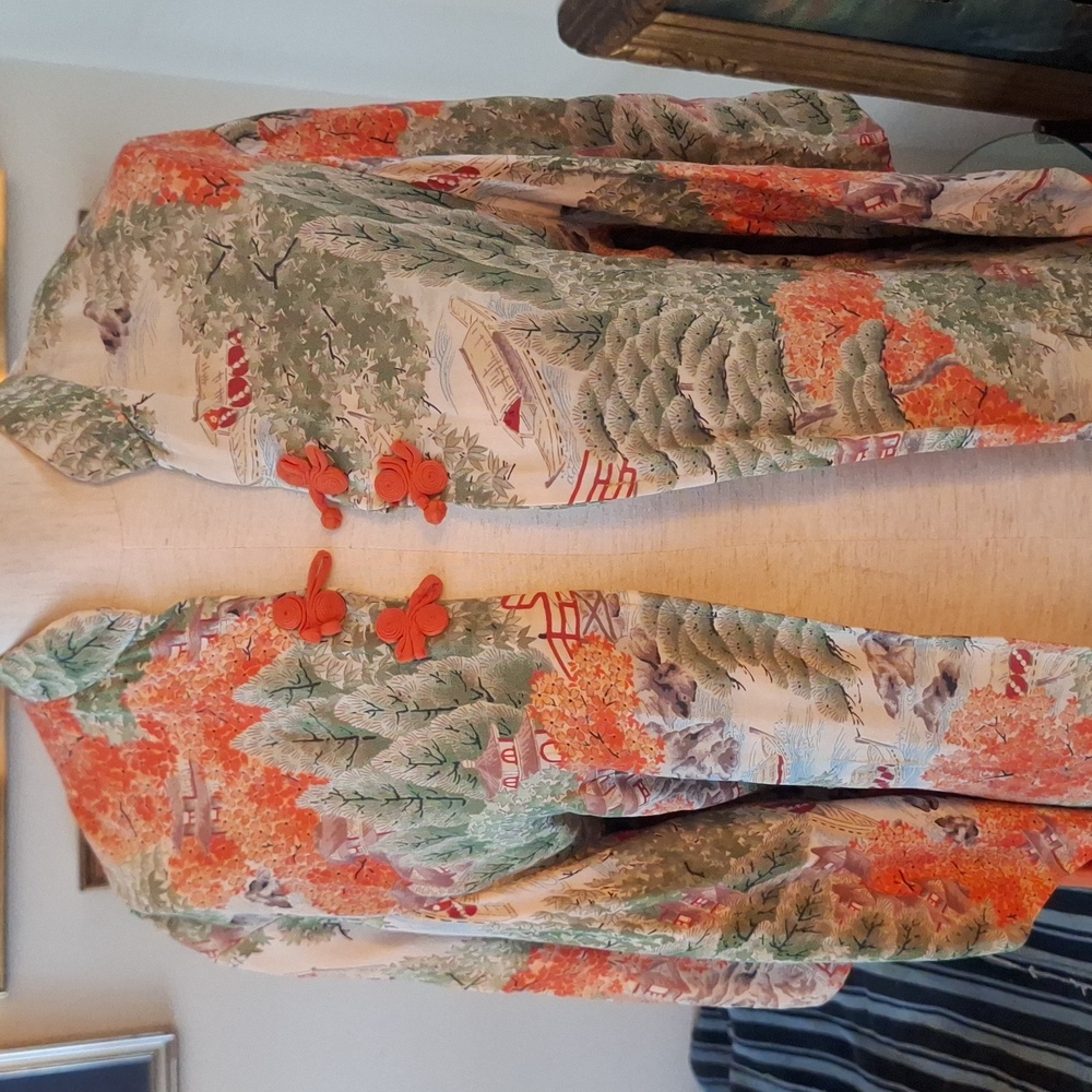 Vintage early 1950s Hawaii Waikiki Golden Lotus Kimono. XXS  XS size.